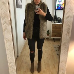 Fake fur vest